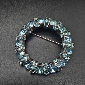 Warner's Blue Rhinestone Circle Brooch Vintage Glam Costume Jewelry